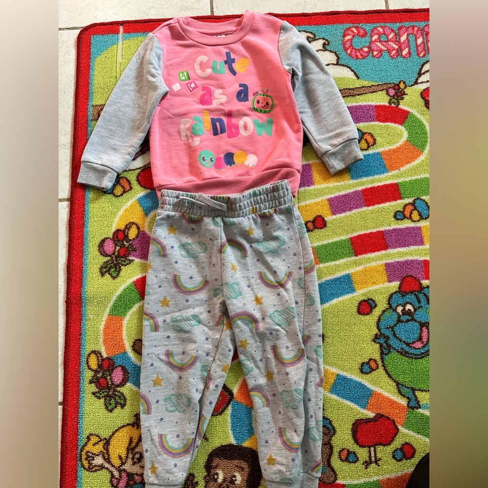 Cocomelon toddler girls 👧 matching set.